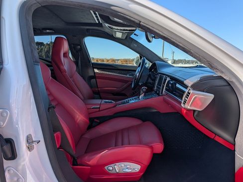 Used 2016 Porsche Panamera GTS w/ Premium Package Plus image 18