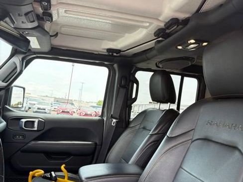 Used 2021 Jeep Wrangler Unlimited Sahara w/ Cold Weather Group AWD/4WD image 11
