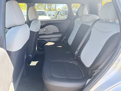 Used 2017 Kia Soul image 18