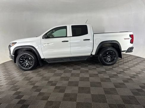 Used 2024 Chevrolet Colorado Trail Boss w/ Advanced Trailering Package AWD/4WD image 8