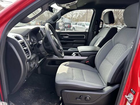Used 2025 RAM 1500 Big Horn AWD/4WD image 10