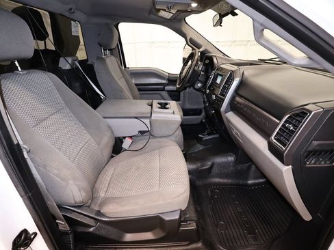 Certified 2017 Ford F550 4x4 Regular Cab Super Duty w/ XLT Value Package image 17