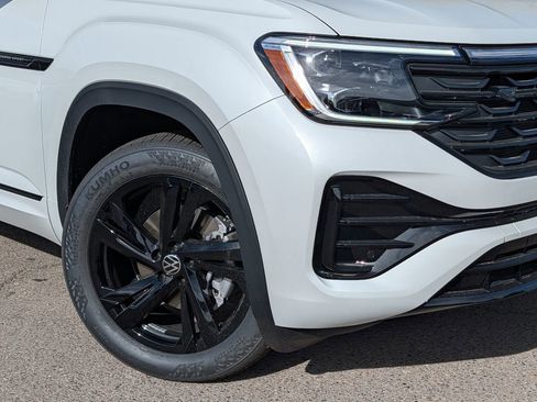 New 2026 Volkswagen Atlas Cross Sport SEL R-Line AWD/4WD image 2