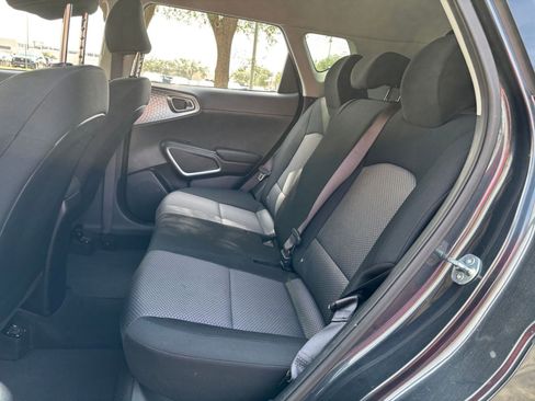 Used 2025 Kia Soul LX w/ LX Technology Package image 21