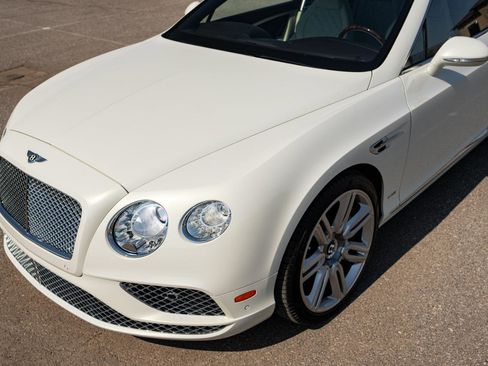 Used 2017 Bentley Continental GT image 9