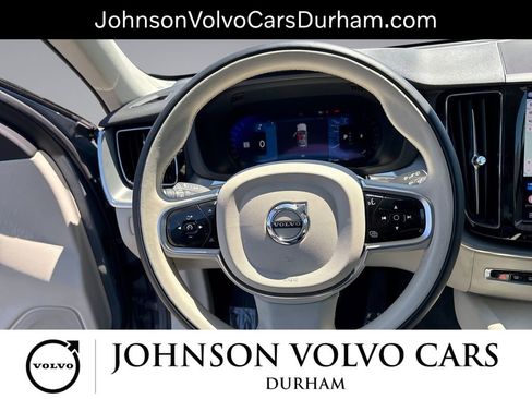 Used 2023 Volvo XC60 B5 Core AWD/4WD image 11