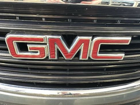 Used 2020 GMC Terrain SLE w/ Driver Convenience Package AWD/4WD image 8