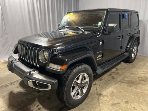Used 2022 Jeep Wrangler Unlimited Sahara w/ Cold Weather Group image 4