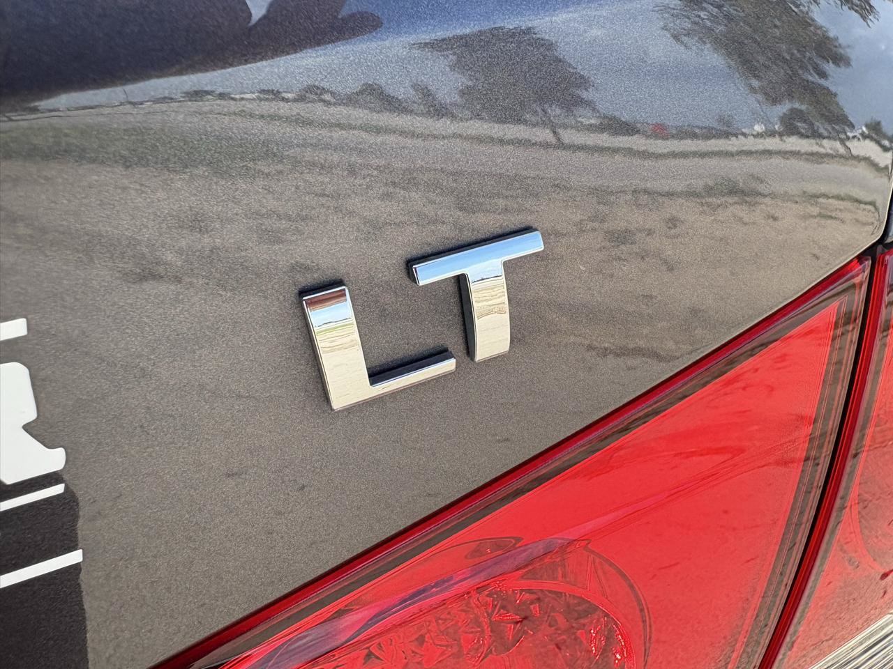 Used 2011 Chevrolet Cruze LT FWD image 12