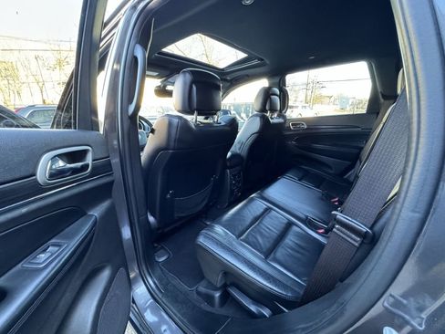 Used 2019 Jeep Grand Cherokee Limited image 15