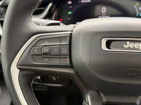 Used 2022 Jeep Grand Cherokee Limited 4xe image 22