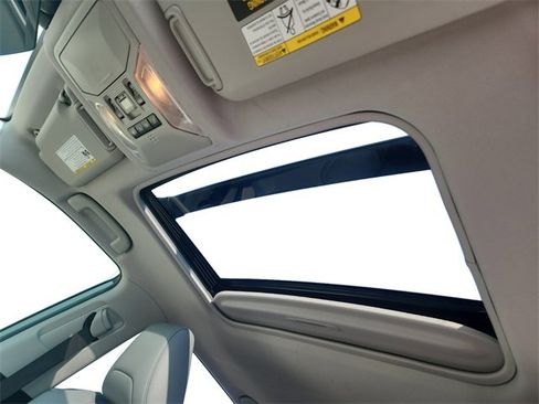 Used 2019 Toyota RAV4 Limited image 26