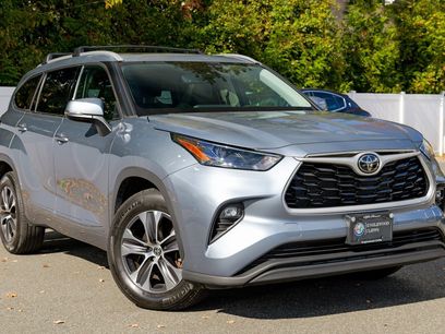 Used 2022 Toyota Highlander XLE