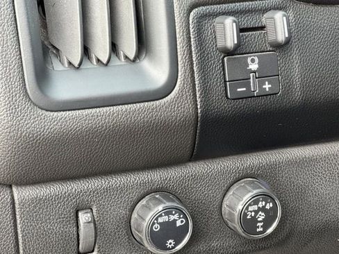 Used 2018 Chevrolet Colorado ZR2 image 16