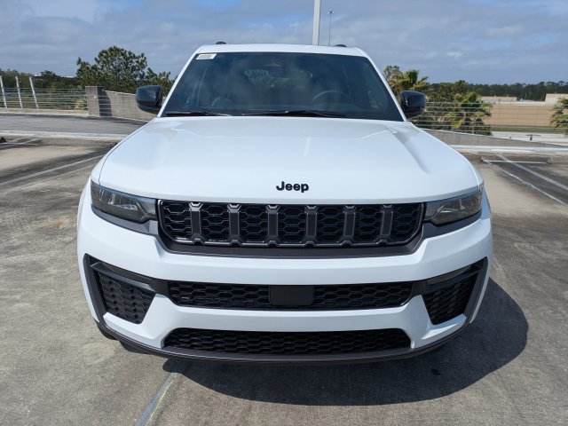New 2026 Jeep Grand Cherokee Limited w/ Limited Altitude Package RWD image 9