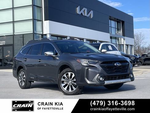 Used 2025 Subaru Outback Touring XT image 1