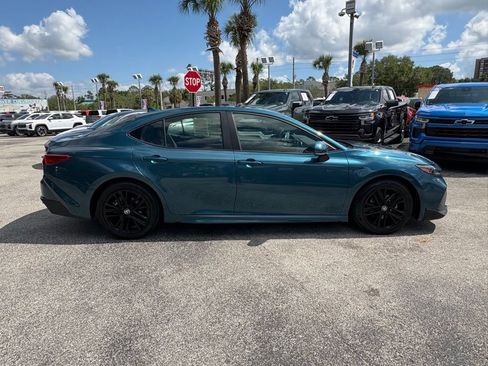 Used 2025 Toyota Camry SE FWD image 8