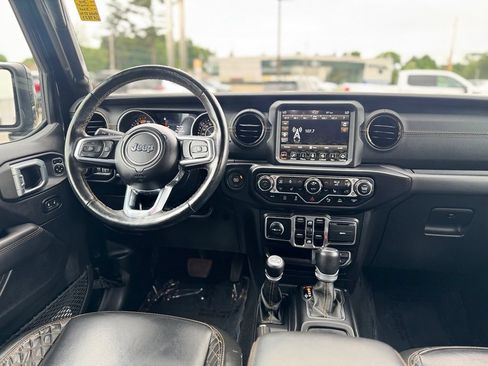 Used 2022 Jeep Wrangler Unlimited Sahara AWD/4WD image 13