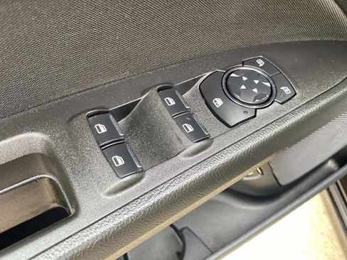 Used 2019 Ford Fusion SE image 13