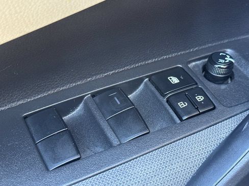 Used 2023 Toyota Corolla LE w/ LE Convenience Package FWD image 13