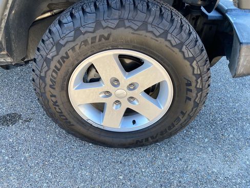 Used 2017 Jeep Wrangler Unlimited Sport w/ Quick Order Package 24S image 30