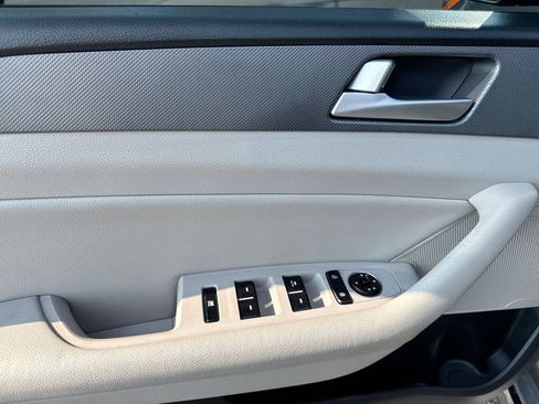 Used 2017 Hyundai Sonata SE FWD image 20