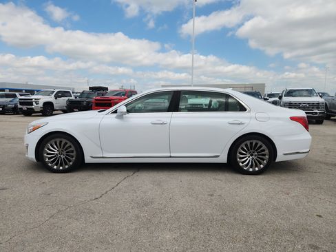 Used 2017 Genesis G90 3.3T Premium RWD image 4