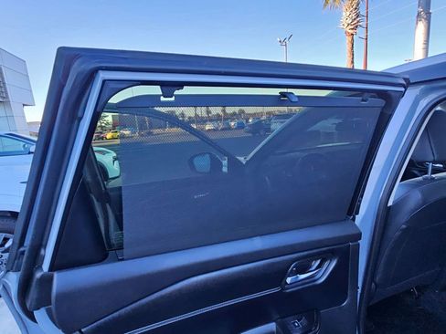Used 2025 Nissan Rogue SL w/ Tech Package FWD image 12