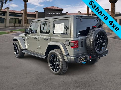 Used 2022 Jeep Wrangler Unlimited Sahara w/ Cold Weather Group image 6