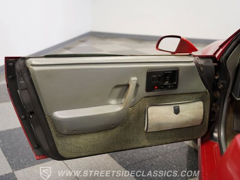 Used 1987 Pontiac Fiero GT RWD image 38