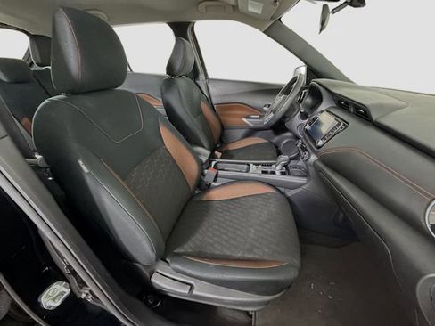 Used 2024 Nissan Kicks SR image 25