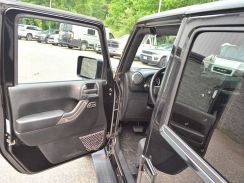 Used 2017 Jeep Wrangler Unlimited Sport w/ Quick Order Package 24S AWD/4WD image 15