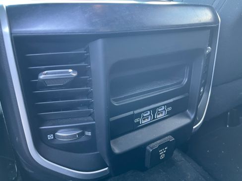 Used 2022 RAM 3500 Big Horn w/ Level C Equiment Group AWD/4WD image 12