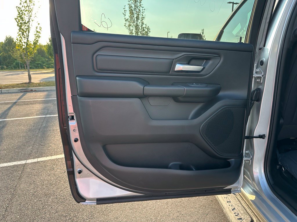 New 2026 RAM 1500 Express AWD/4WD image 14