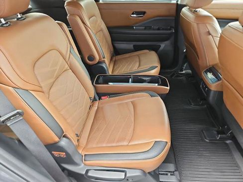 Certified 2023 Nissan Pathfinder Platinum image 21