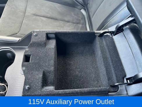 Used 2023 Jeep Grand Cherokee L Laredo image 26