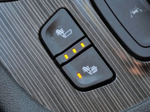 Used 2023 GMC Acadia SLT image 42