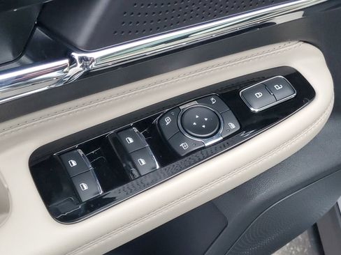 New 2026 Lincoln Corsair Premiere image 10