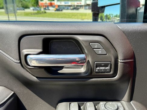 Certified 2022 Chevrolet Silverado 2500 LTZ w/ LTZ Plus Package AWD/4WD image 17