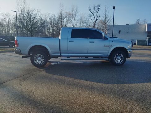Used 2018 RAM 2500 Laramie w/ Convenience Group image 6