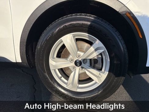 Used 2023 Kia Sorento LX image 13