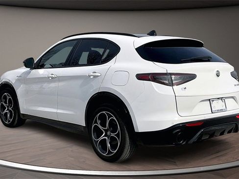 Used 2024 Alfa Romeo Stelvio Veloce image 11