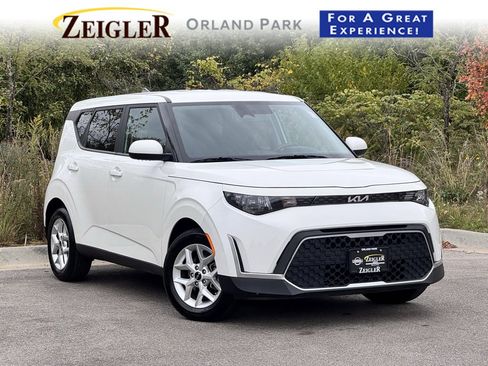 Used 2023 Kia Soul LX w/ Option Group 015 image 1
