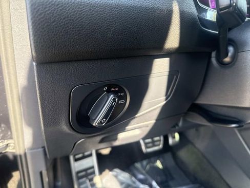 Used 2022 Volkswagen Tiguan SE R-Line image 23