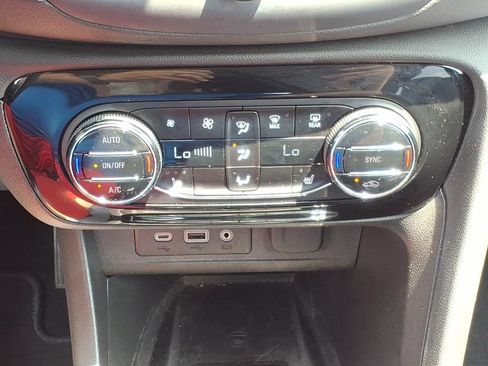 Used 2023 Buick Encore GX Essence w/ Advanced Technology Package FWD image 19