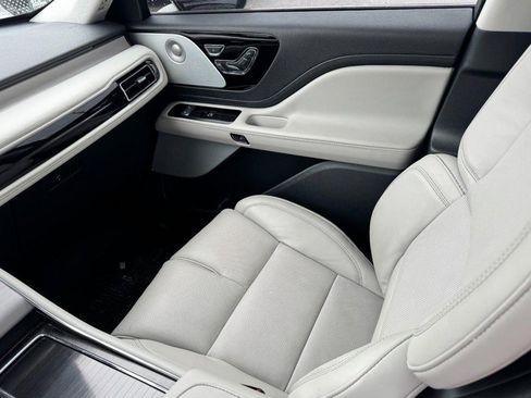 Certified 2025 Lincoln Aviator Reserve w/ Equipment Group 201A image 11