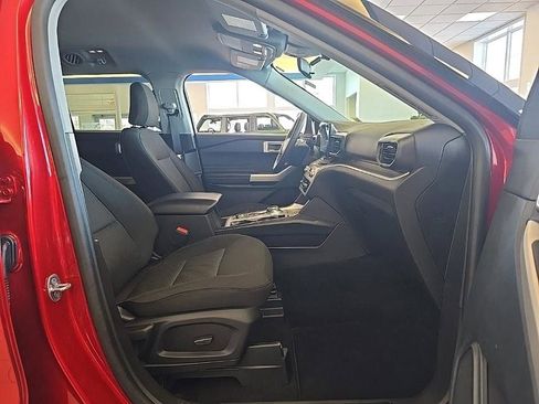 Used 2024 Ford Explorer XLT w/ Class IV Trailer Tow Package image 35