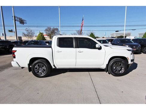 New 2026 Nissan Frontier SV image 5