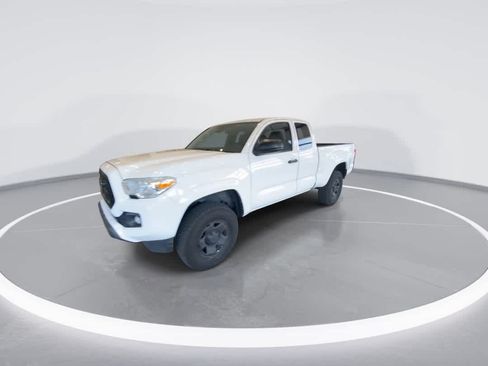 Used 2019 Toyota Tacoma SR AWD/4WD image 4