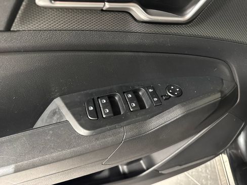 Used 2023 Kia Sportage LX AWD/4WD image 16